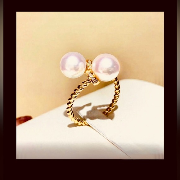๐๐ NEW YEARS ๐๐ Elegant Gold and Pearl Women's Ring Size 8 - Picture 3 of 3